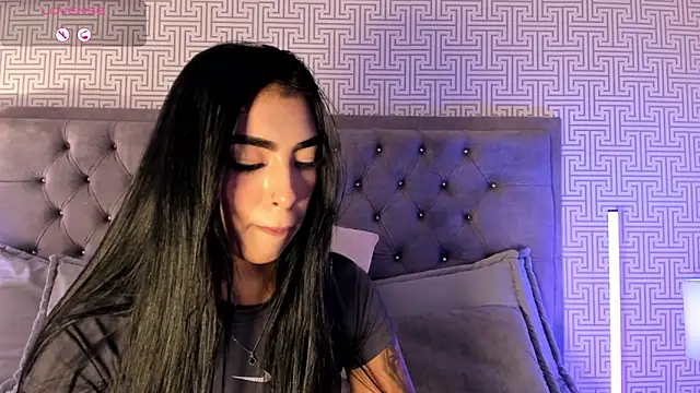 AriRobert_ Live XXX-Chat