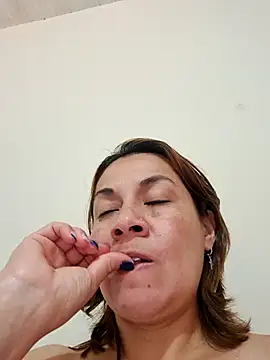 Zaralu_'s Webcam Show