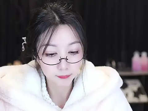 Nuyoah-77 Chat XXX live