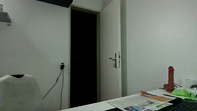 alpha-hunk élő XXX-chatje