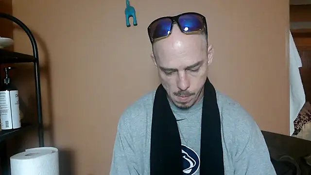 Mac_ThunderCock élő XXX-chatje