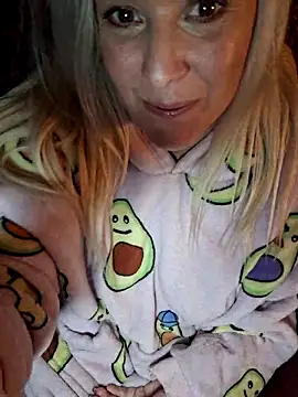 Pokazy przed kamerką – Bouncy-Bella28X