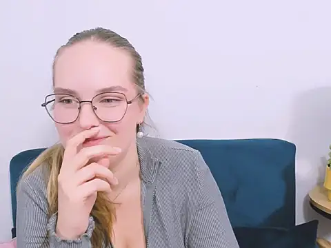 AliceCrazy69 Chat XXX live