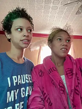 Pokazy przed kamerką – jojosbizarrelyf