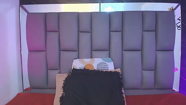 _MiaBrown_'s Live XXX Chat