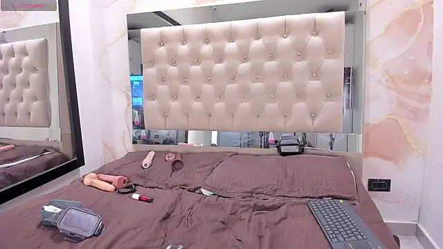 Chat +18 de ainaah_ ao vivo