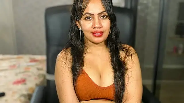 Pokazy przed kamerką – FannyXhot