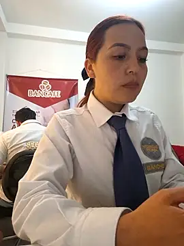 Chatroom XXX en direct de Emily-7_