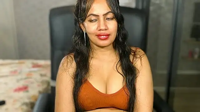 FannyXhot: διαδικτυακό σόου στην κάμερα