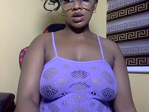 BOOTY_BANGERxxx élő XXX-chatje