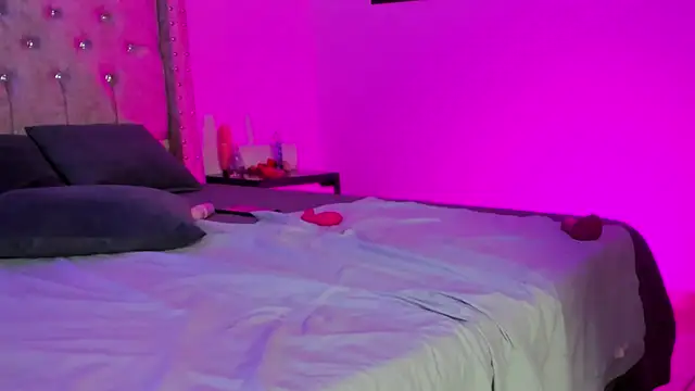 nicolee_millerr: διαδικτυακό σόου στην κ άμερα