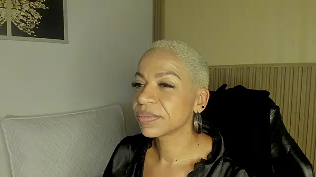 Chatroom XXX en direct de summer_night_