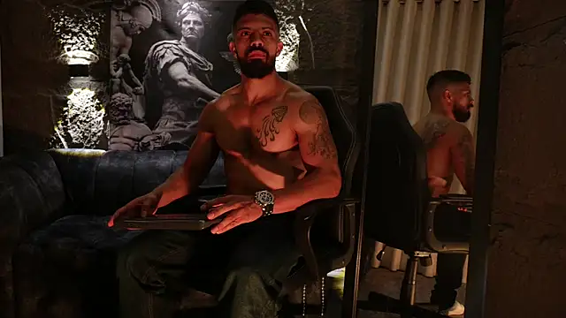 DannSaenz's Live XXX Chat