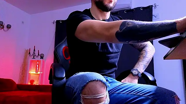 Онлайн чат XXX MightyAaron66