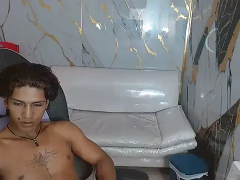 mau_elixxx's Live XXX Chat