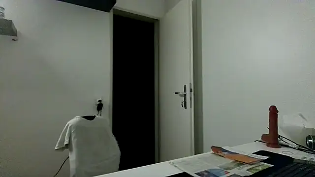 alpha-hunk's Live XXX Chat