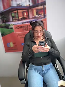 LIZ-06_'s Live XXX Chat