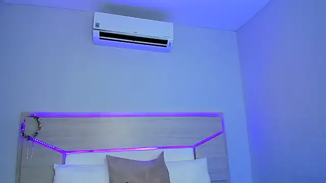 ZoeMorris' Live XXX Chat