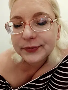 VikaKing's Live XXX Chat