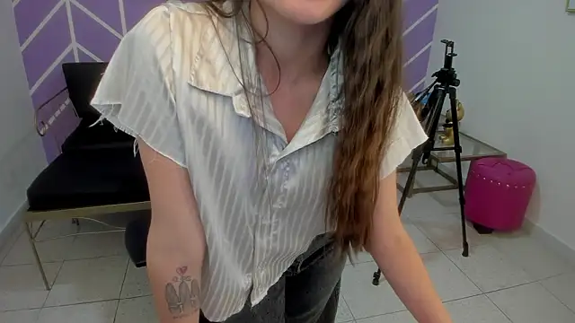 Adhara_Kitten's Live XXX Chat