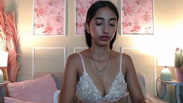 MilkyLally's Live XXX Chat