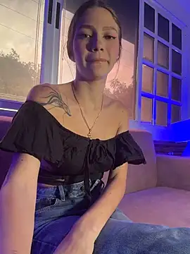 Онлайн чат XXX EmmaJhoons