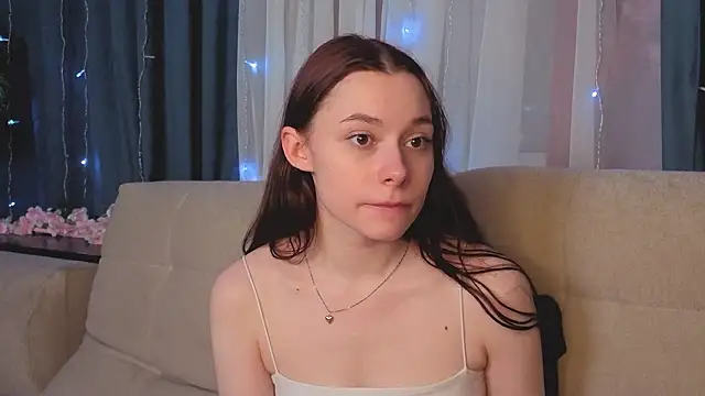 CoraleeVannatten Chat XXX in diretta