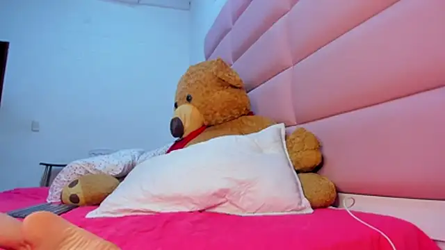 Catalinna_03's Live XXX Chat