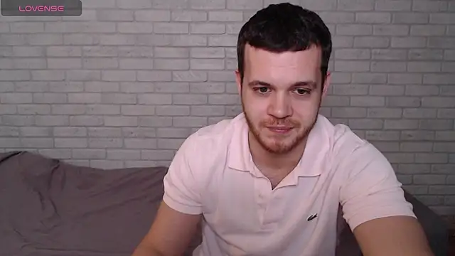 Alexxx_horny: διαδικτυακό σόου στην κάμερα