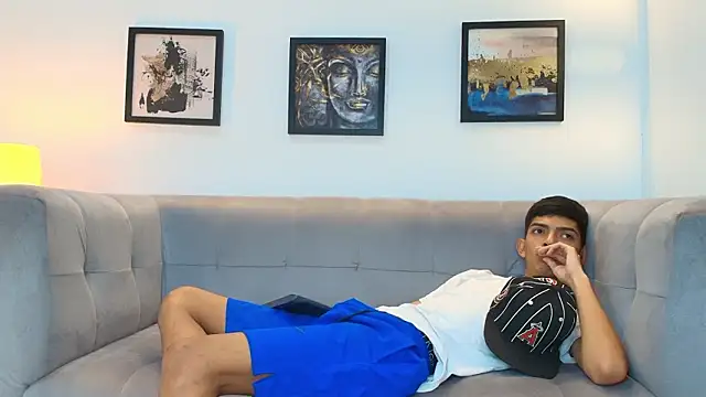 PRETTY_SEX1's Live XXX Chat