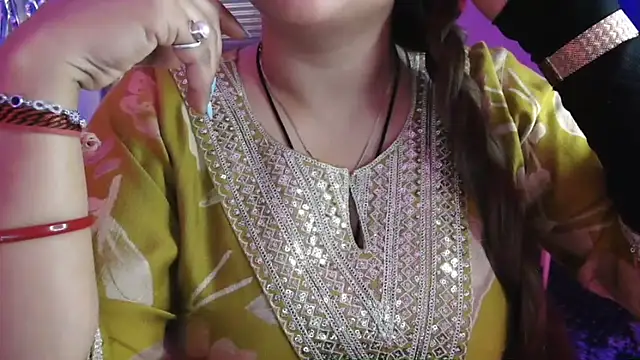 Chat +18 de Mitikaa ao vivo