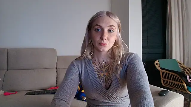 Pokazy przed kamerką – tattoobbgirl