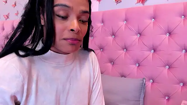 Онлайн чат XXX EmmaEbony_