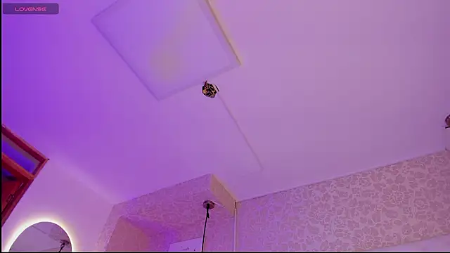 Онлайн чат XXX Leah_Bensson