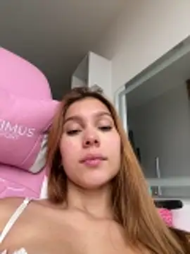 Chat +18 de Nikii__ ao vivo