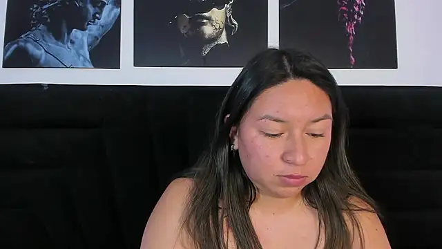 BellaRoux1's Live XXX Chat