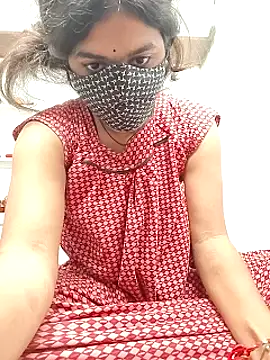 Cut_madhuri: διαδικτυακό σόου στην κάμερα