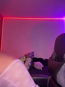 crystal_dlun's Live XXX Chat