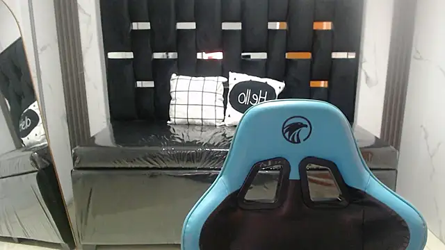 Bluemia_a Adlı Modelin Canlı XXX Sohbeti