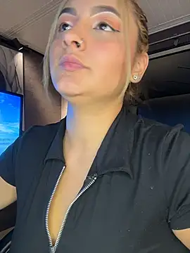 Emiily_W's Live XXX Chat