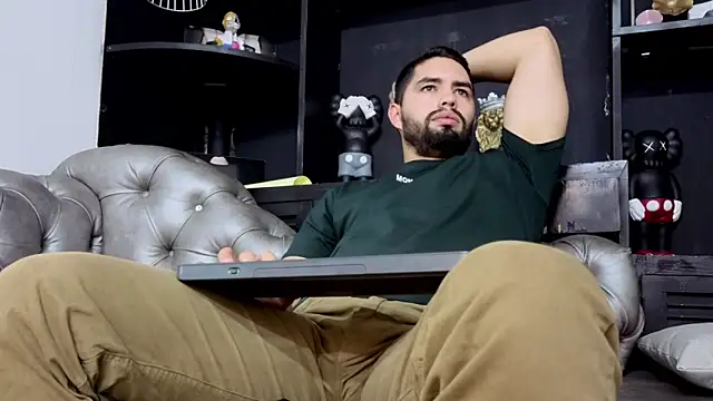 matteosantos' Live XXX Chat