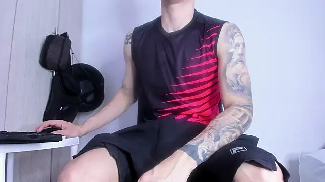 enzo_bvlgari's Live XXX Chat