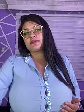 Вебкам-шоу MiiaaJoness