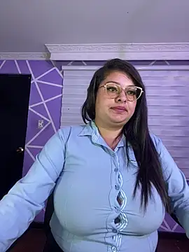 MiiaaJoness Show Webcam