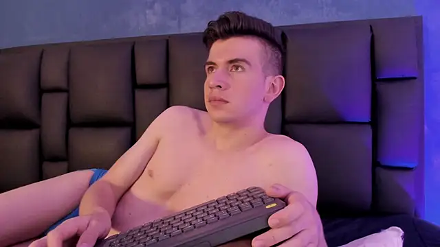 دردشة MikaelSlow الجنسية المباشرة