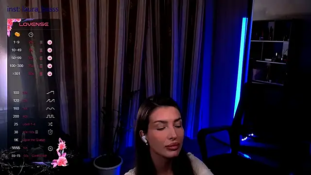 XXX chat uživo modela Laura_Bess