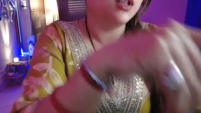 Mitikaa: απευθείας συνομιλία ΧΧΧ