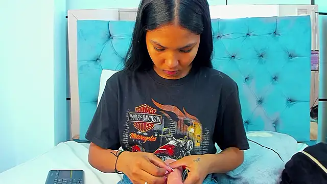 pocahontas_pow's Live XXX Chat