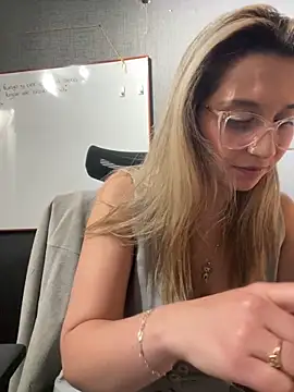 Isabella_Varella: απευθείας συνομιλία ΧΧΧ