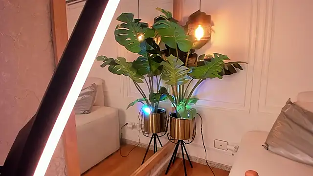 Dafne_Hillss: απευθείας συνομιλία ΧΧΧ